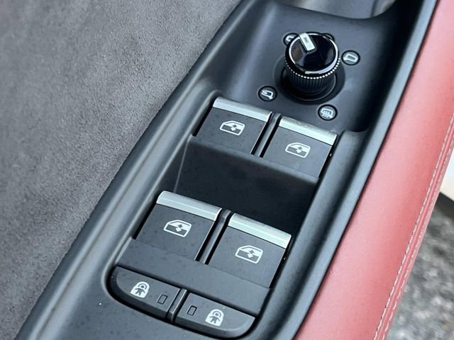 Used 2024 Audi SQ8 Prestige image 31