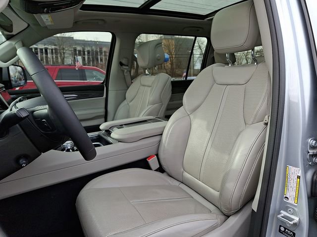 Used 2022 Jeep Wagoneer Series II w/ Premium Group I image 13