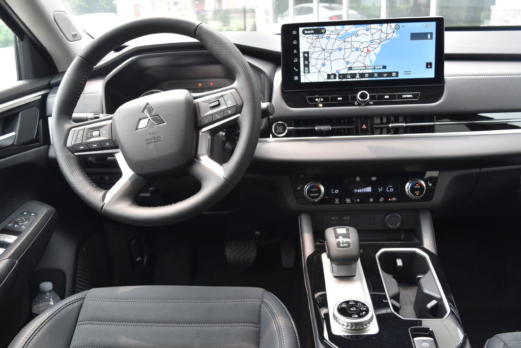New 2026 Mitsubishi Outlander SE AWD/4WD image 13