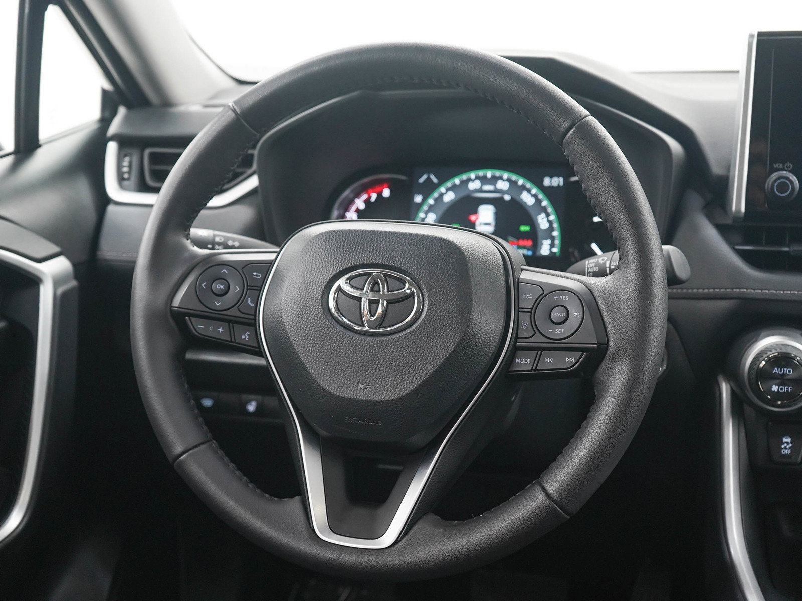 Used 2025 Toyota RAV4 XLE w/ Convenience Package AWD/4WD image 17