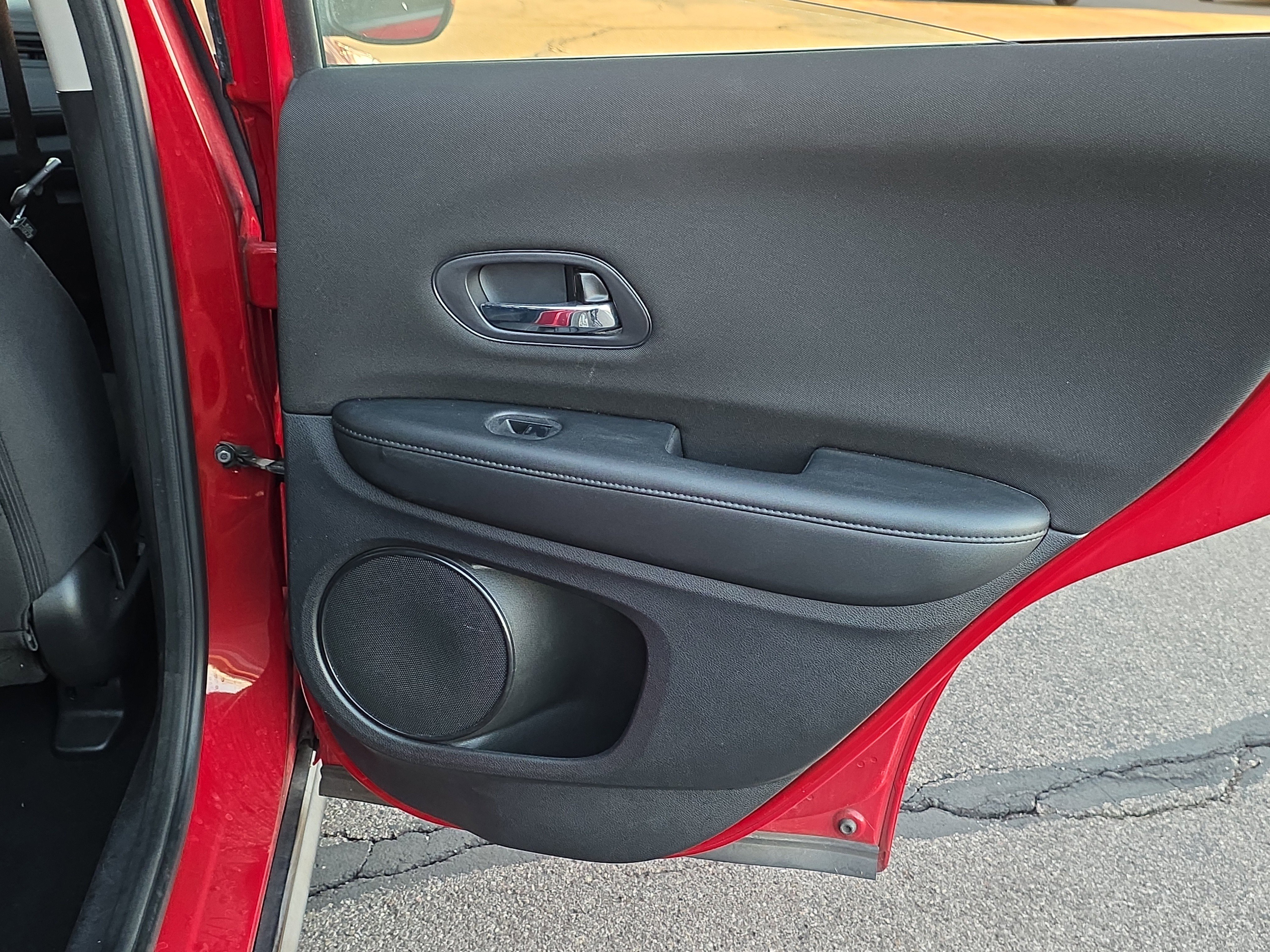 Used 2017 Honda HR-V LX image 24