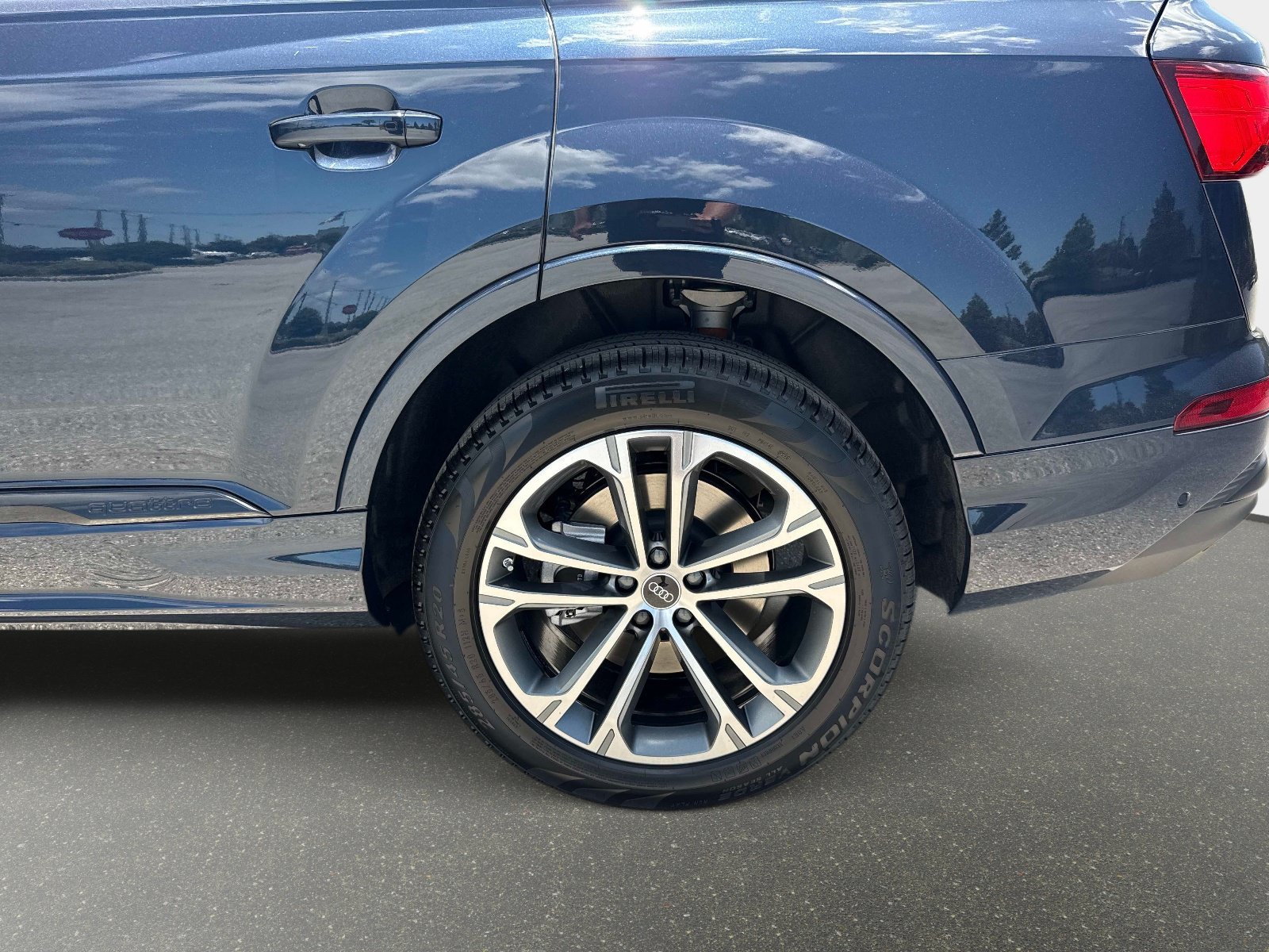 New 2026 Audi Q7 2.0T Premium AWD/4WD image 10