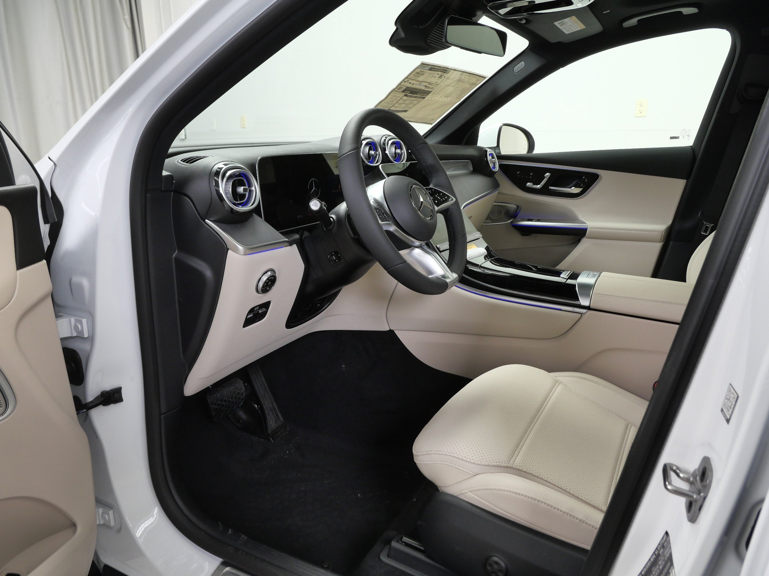 New 2026 Mercedes-Benz GLC 300 4MATIC image 7