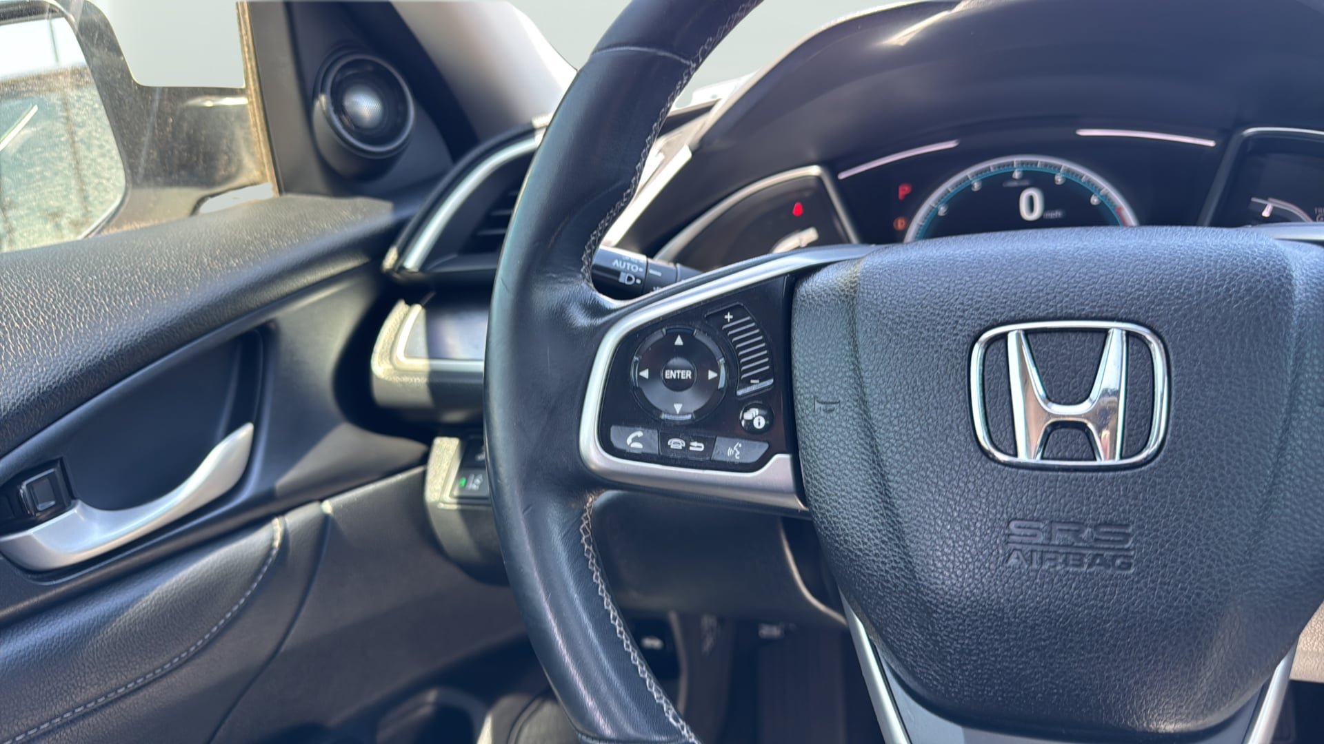 Used 2018 Honda Civic Touring image 27