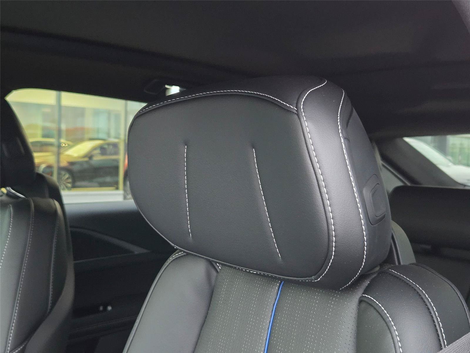 New 2026 Cadillac Lyriq Premium Luxury AWD/4WD image 12