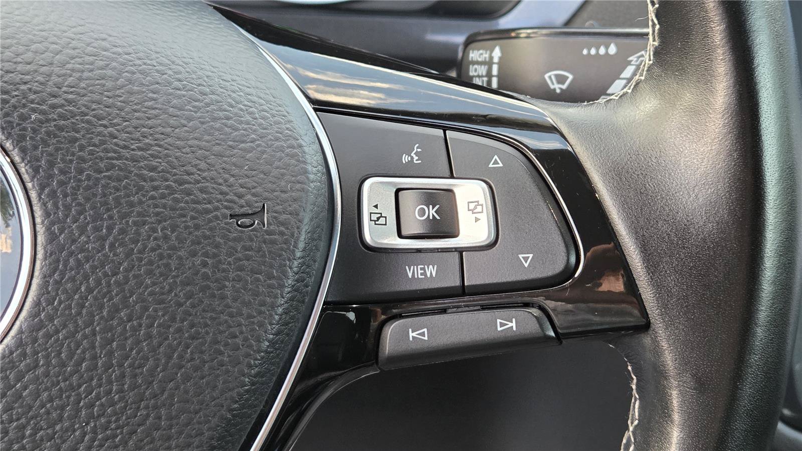 Used 2021 Volkswagen Tiguan SE R-Line AWD/4WD image 20