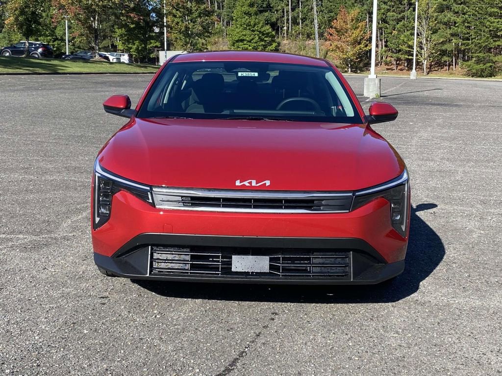 New 2025 Kia K4 LXS