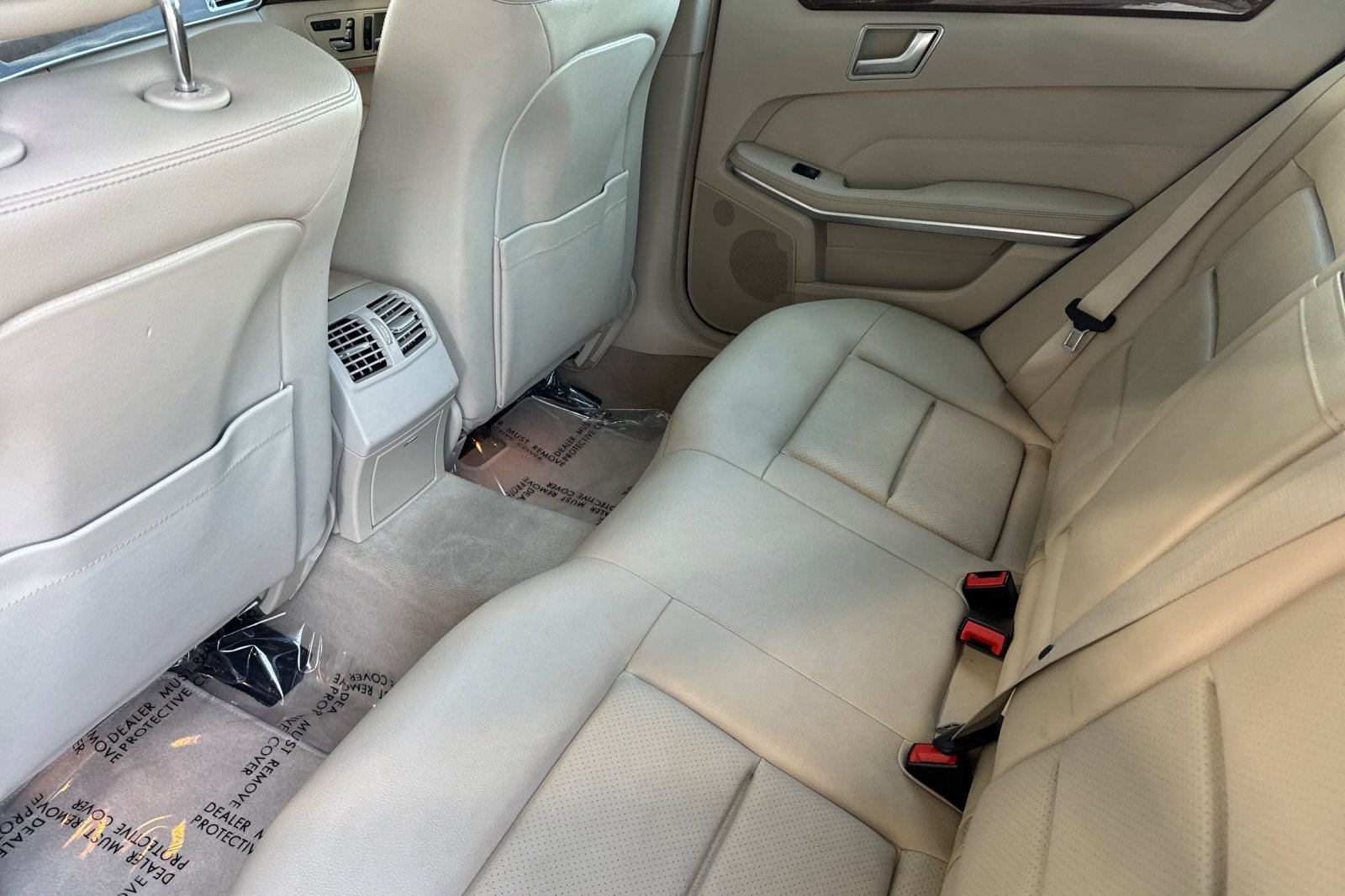 Used 2015 Mercedes-Benz E 250 BlueTEC 4MATIC Sedan image 26