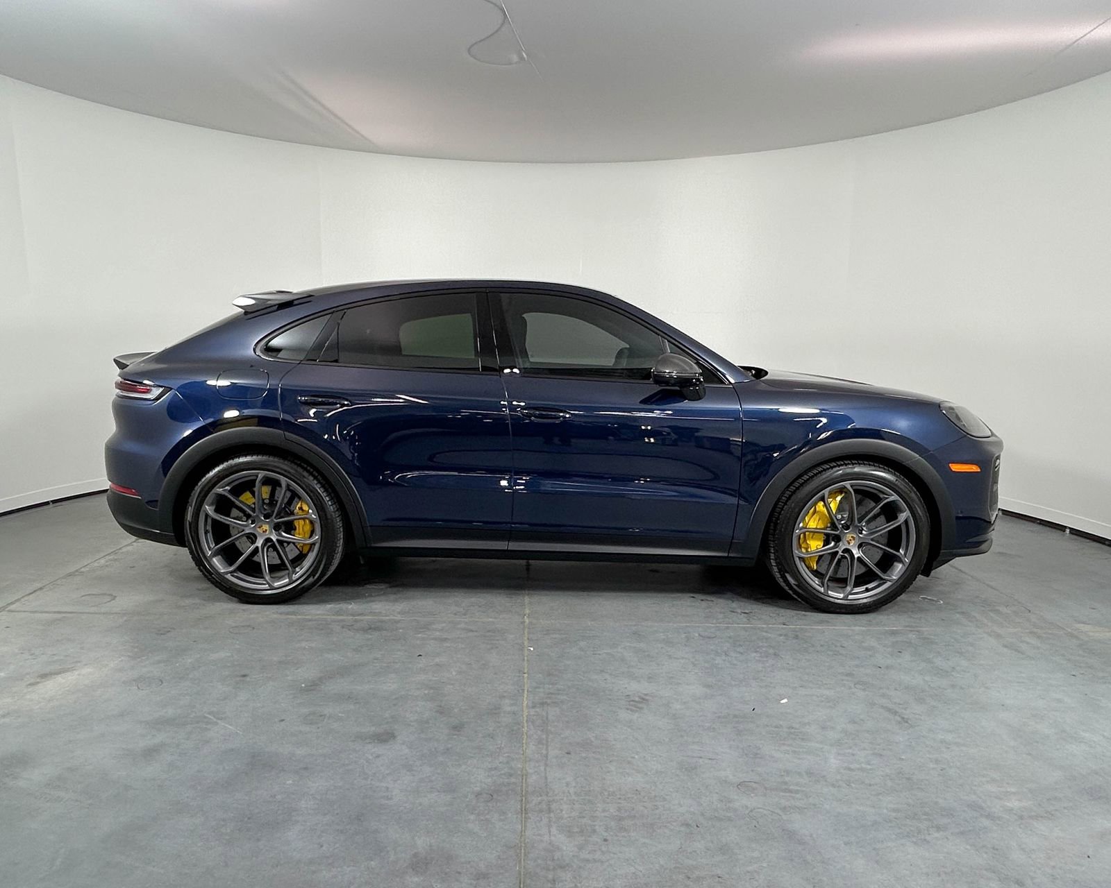Used 2024 Porsche Cayenne Turbo GT image 8