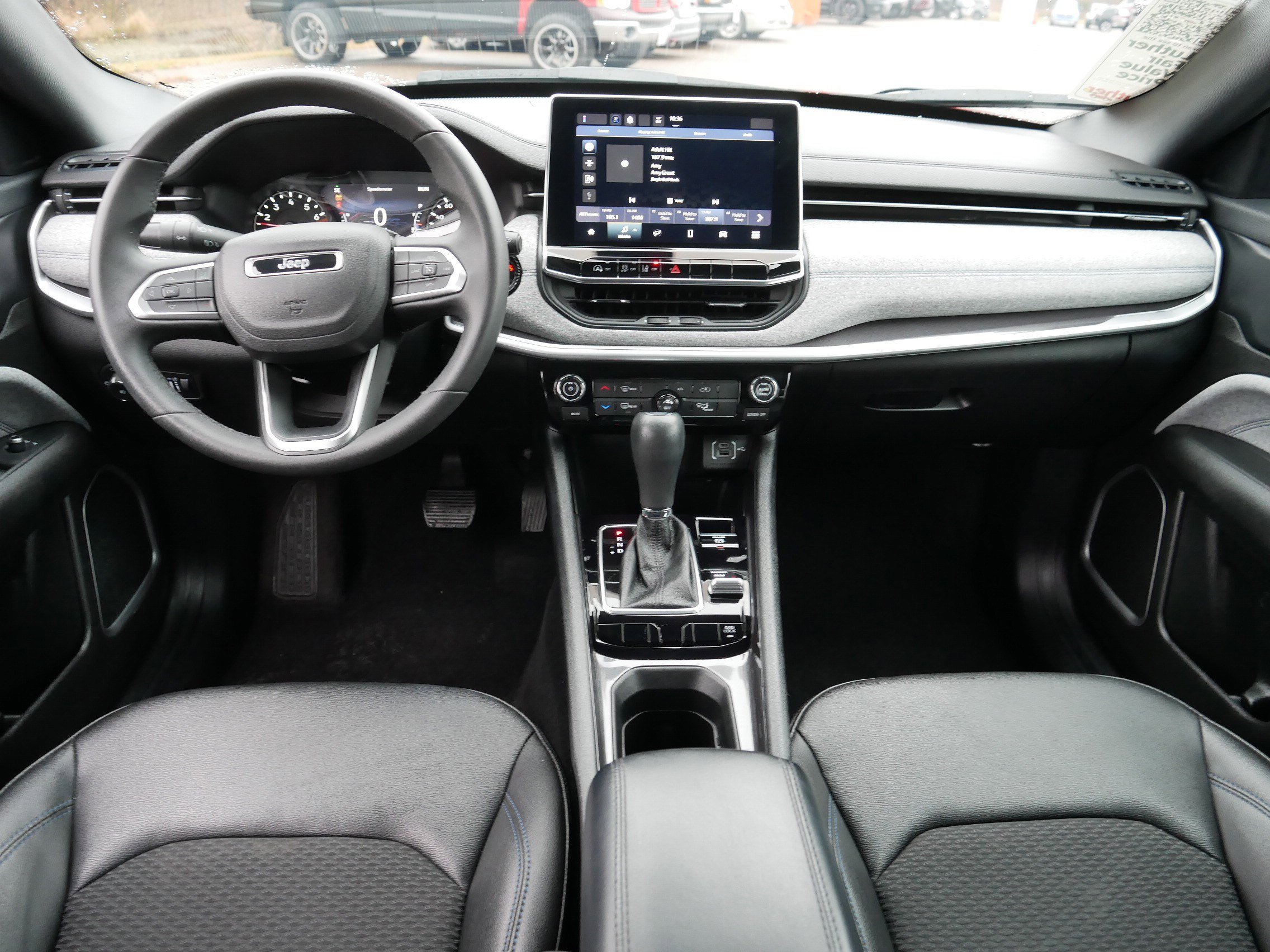 Certified 2024 Jeep Compass Latitude image 10