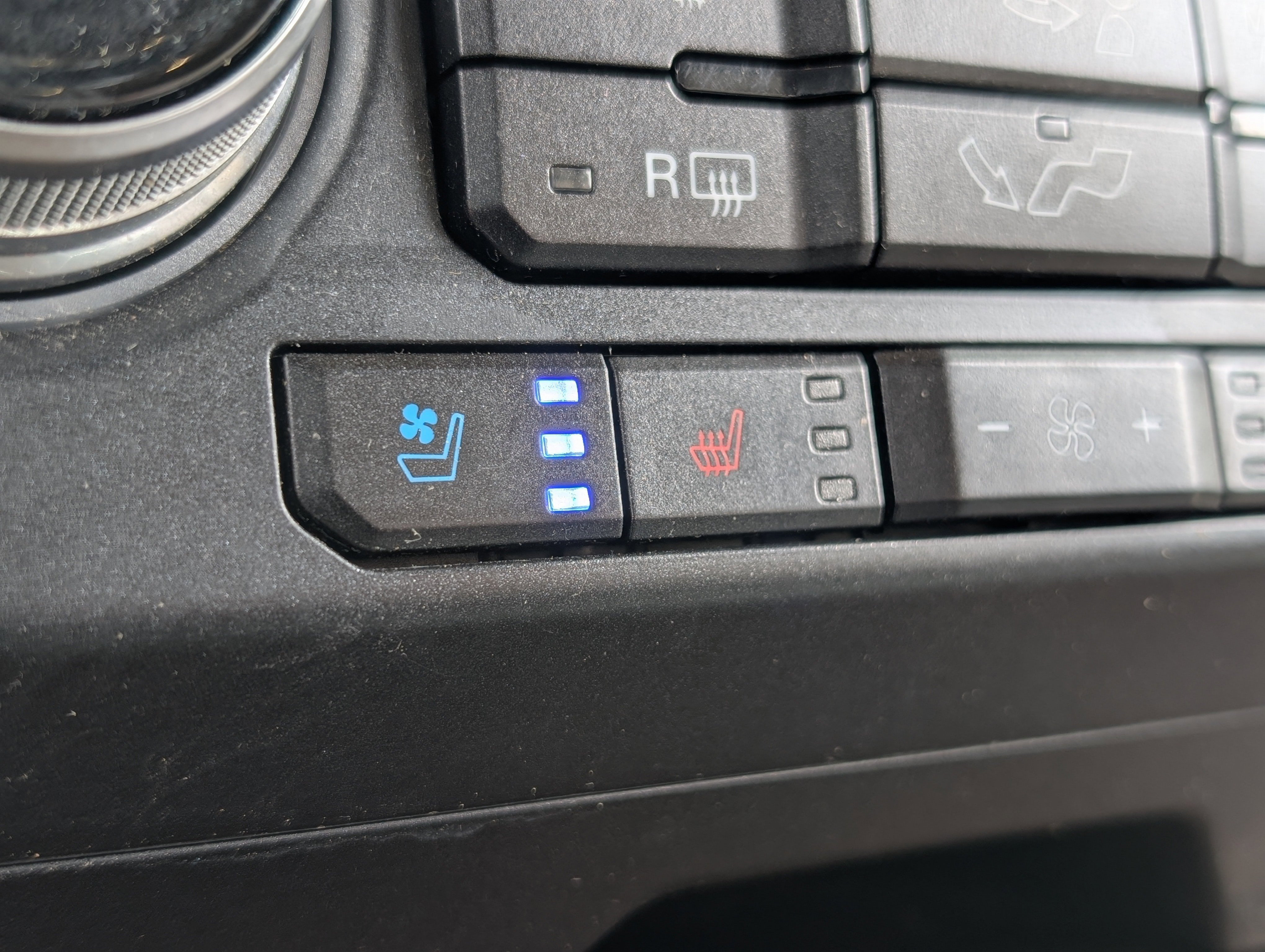 Used 2019 Ford F150 Lariat w/ Equipment Group 502A Luxury image 4