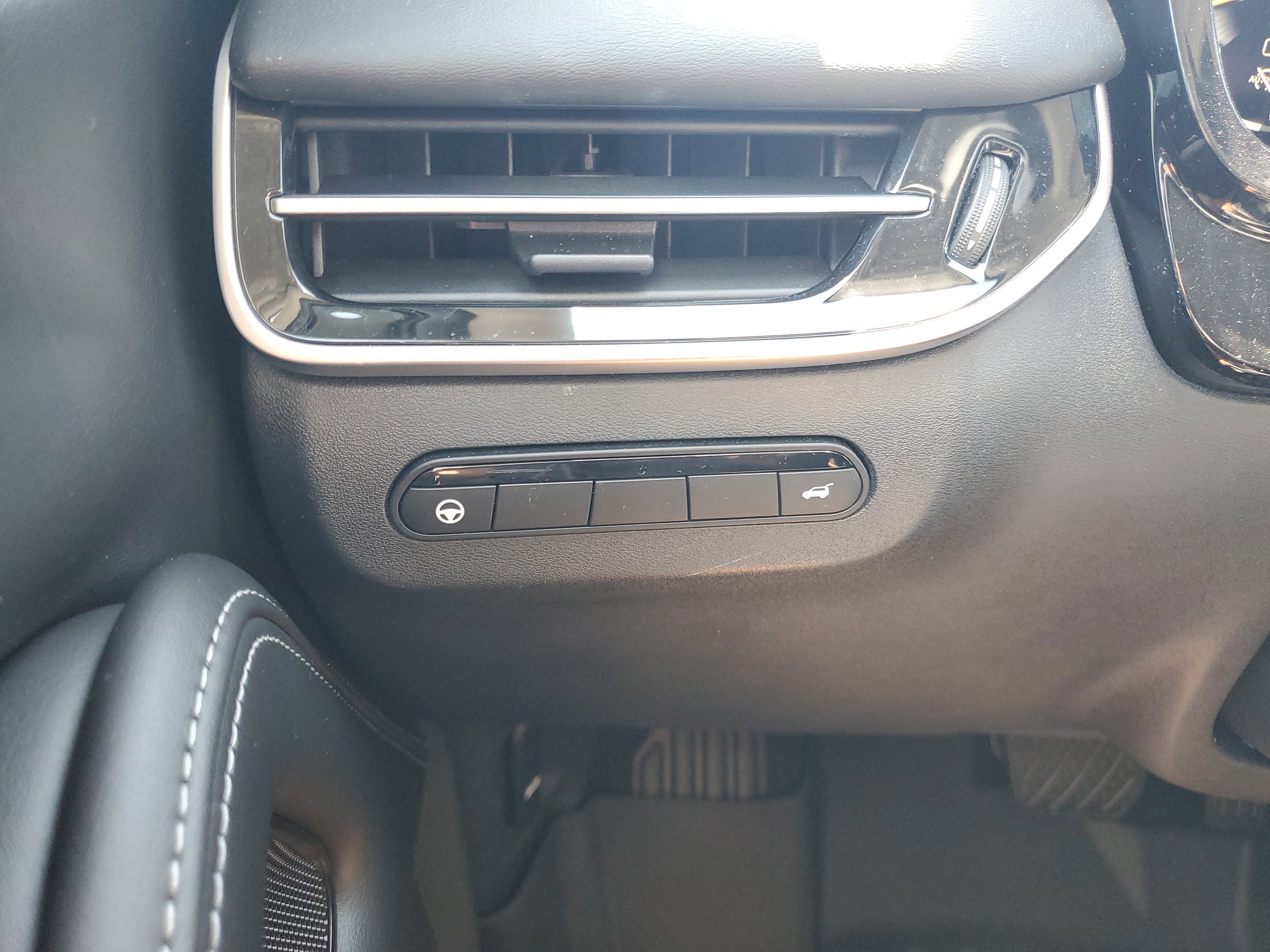 Used 2023 INFINITI QX60 Luxe image 29
