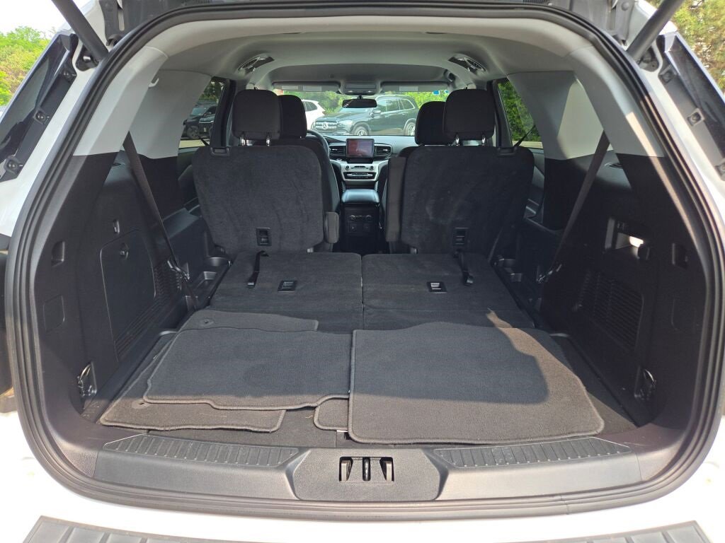 Used 2021 Ford Explorer XLT image 21