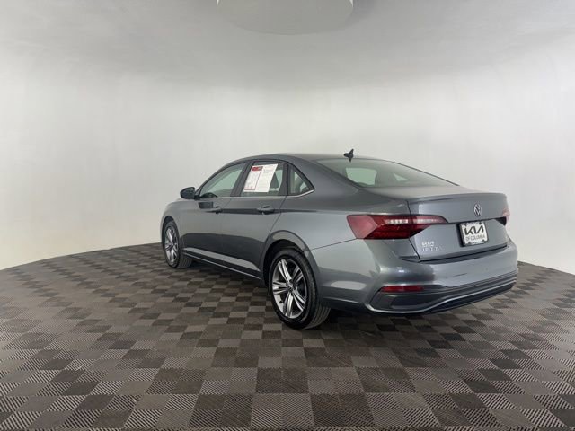 Used 2024 Volkswagen Jetta SE image 10