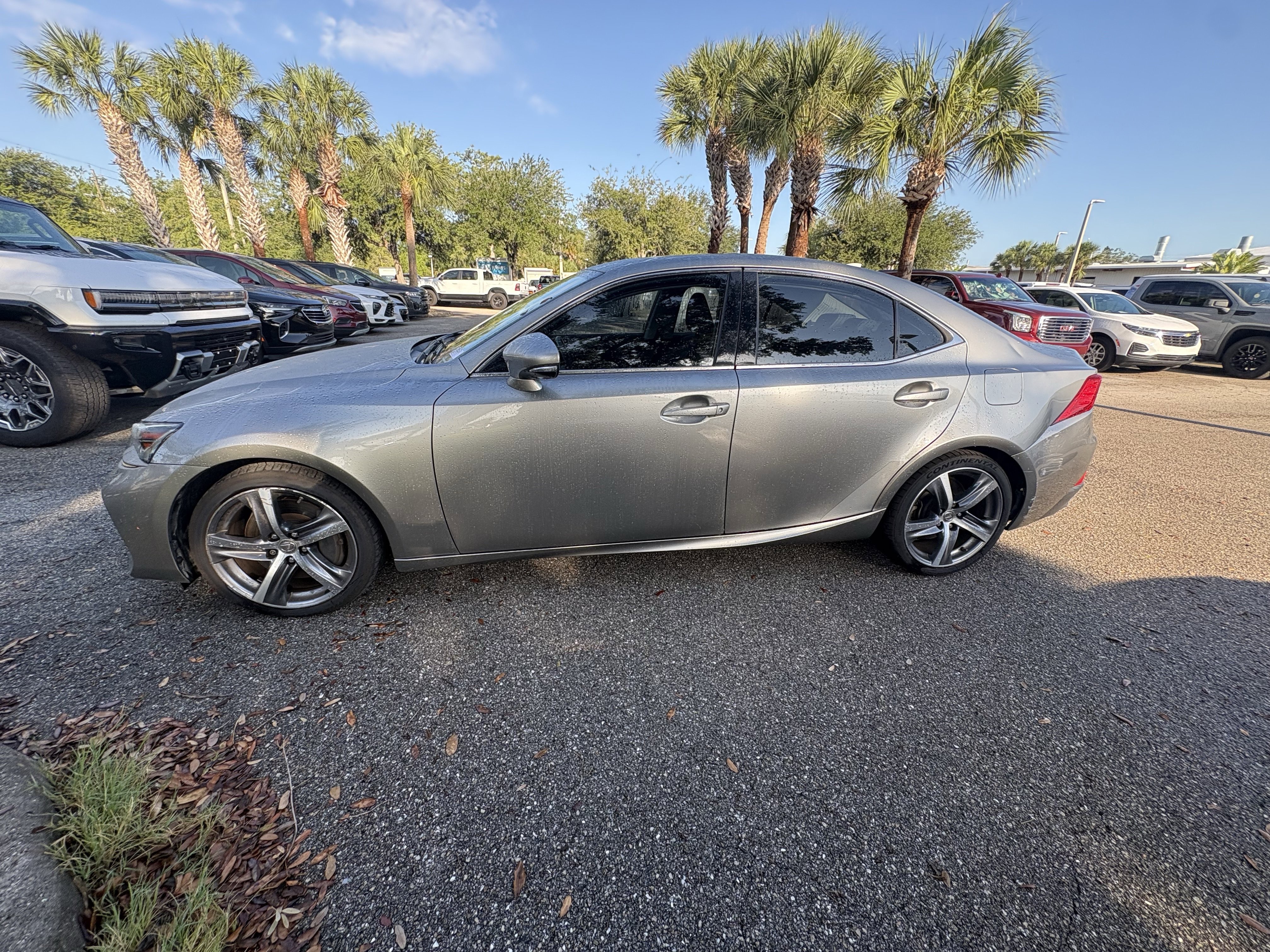 Used 2017 Lexus IS 200t w/ Premium Package RWD image 4