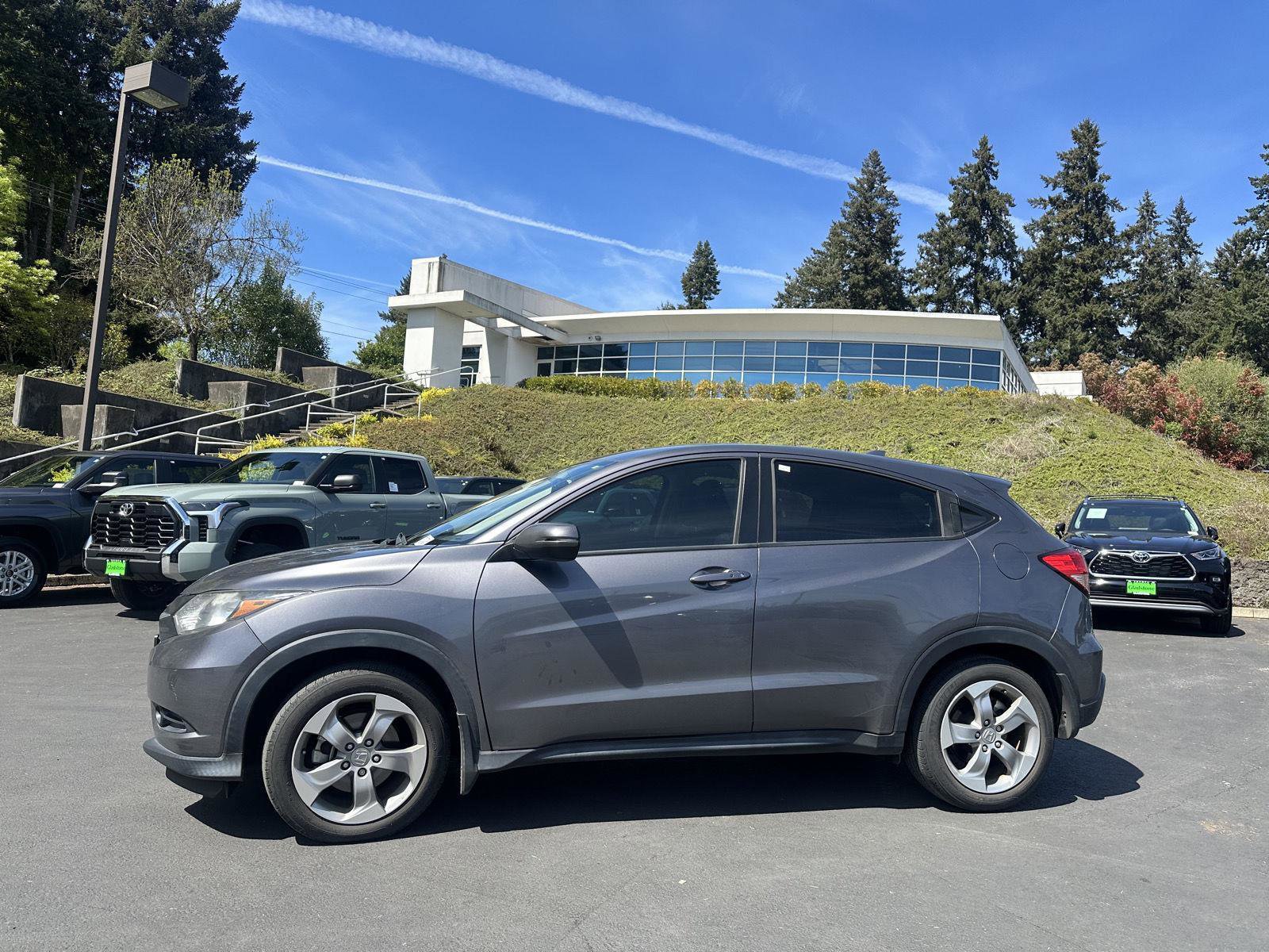 Used 2017 Honda HR-V EX image 3