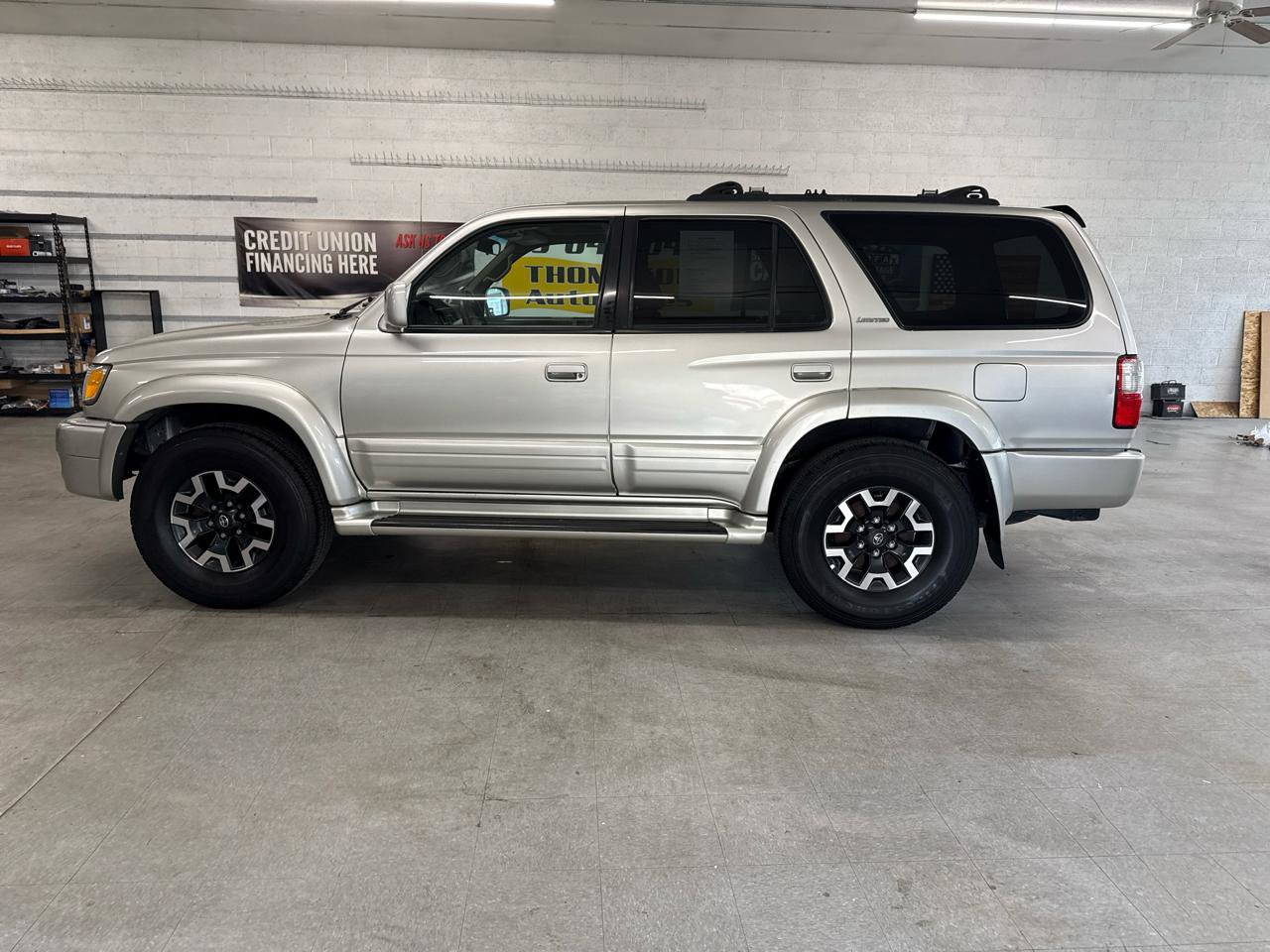 Used 2001 Toyota 4Runner Limited image 87