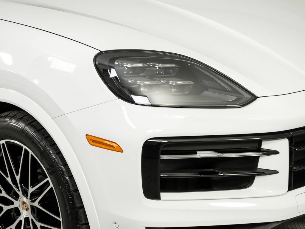Certified 2026 Porsche Cayenne AWD/4WD image 39