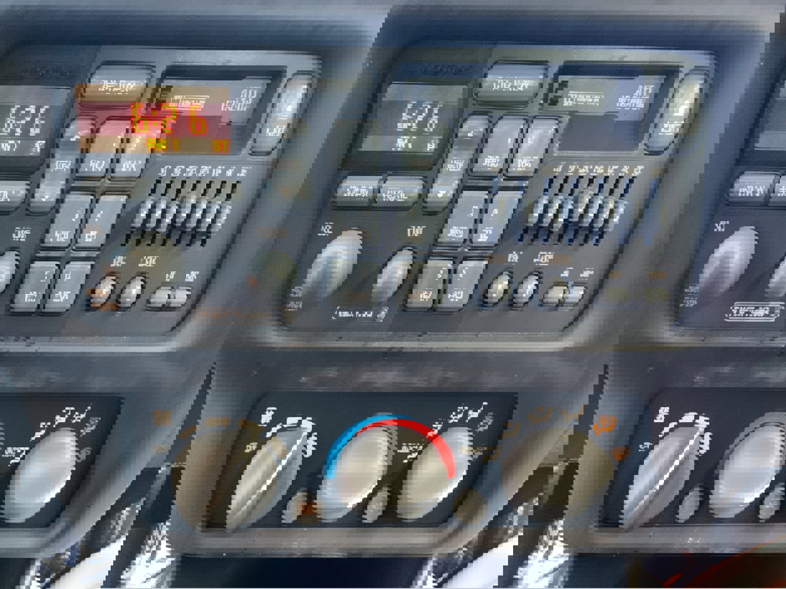 Used 1994 Pontiac Grand Prix SE image 18