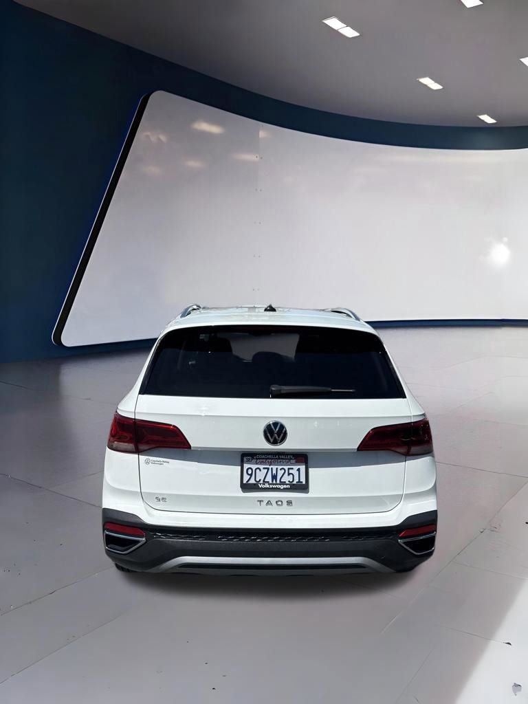 Certified 2022 Volkswagen Taos SE w/ Driver Assistance Package FWD image 3
