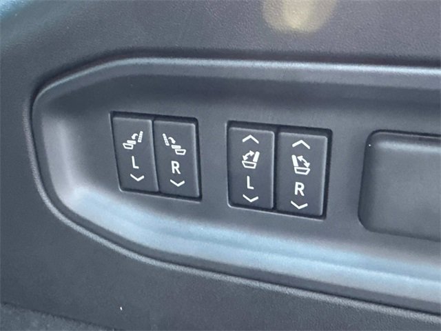 New 2026 Cadillac Vistiq Platinum w/ LPO, Floor Liner Package image 7