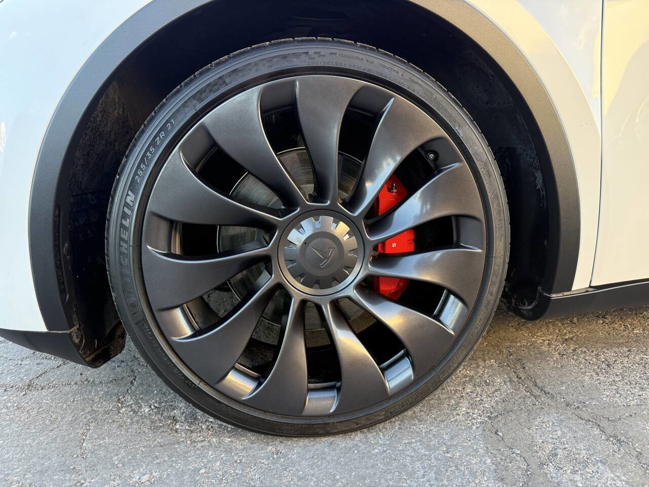 Used 2023 Tesla Model Y Performance image 32