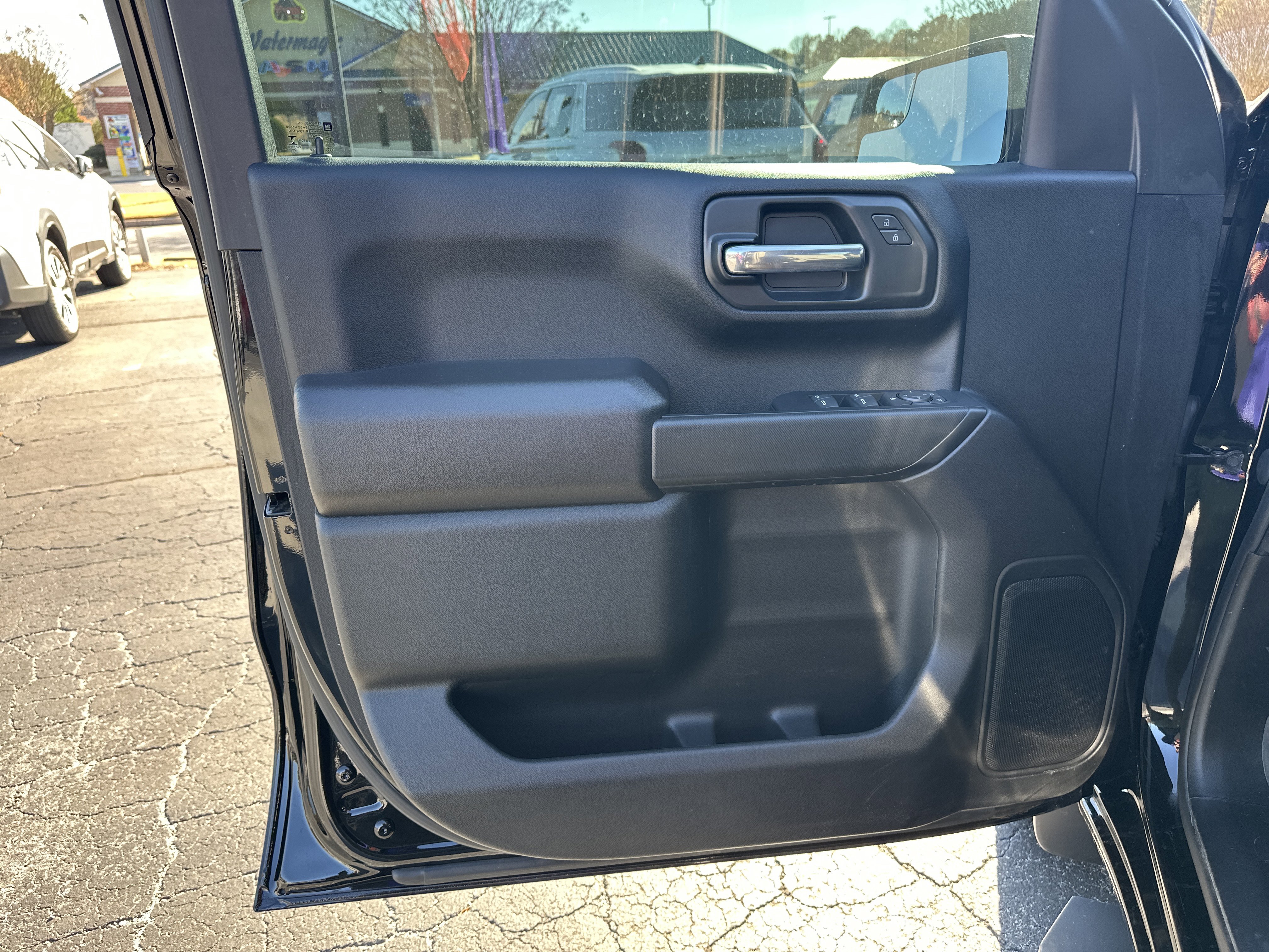 Used 2022 Chevrolet Silverado 1500 Custom image 11