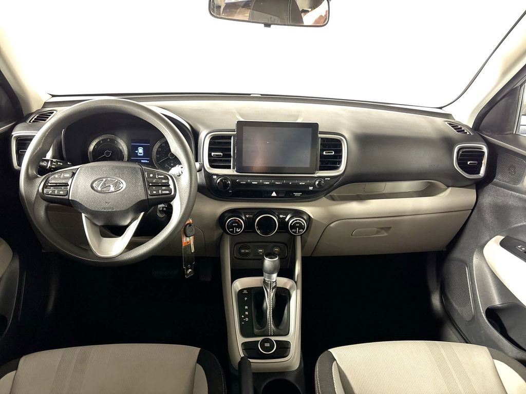 Used 2020 Hyundai Venue SEL image 12