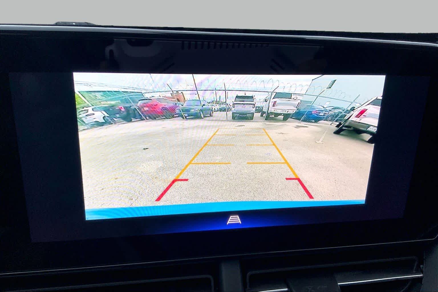 Used 2025 Chevrolet Trax LT w/ Driver Confidence Package FWD image 27