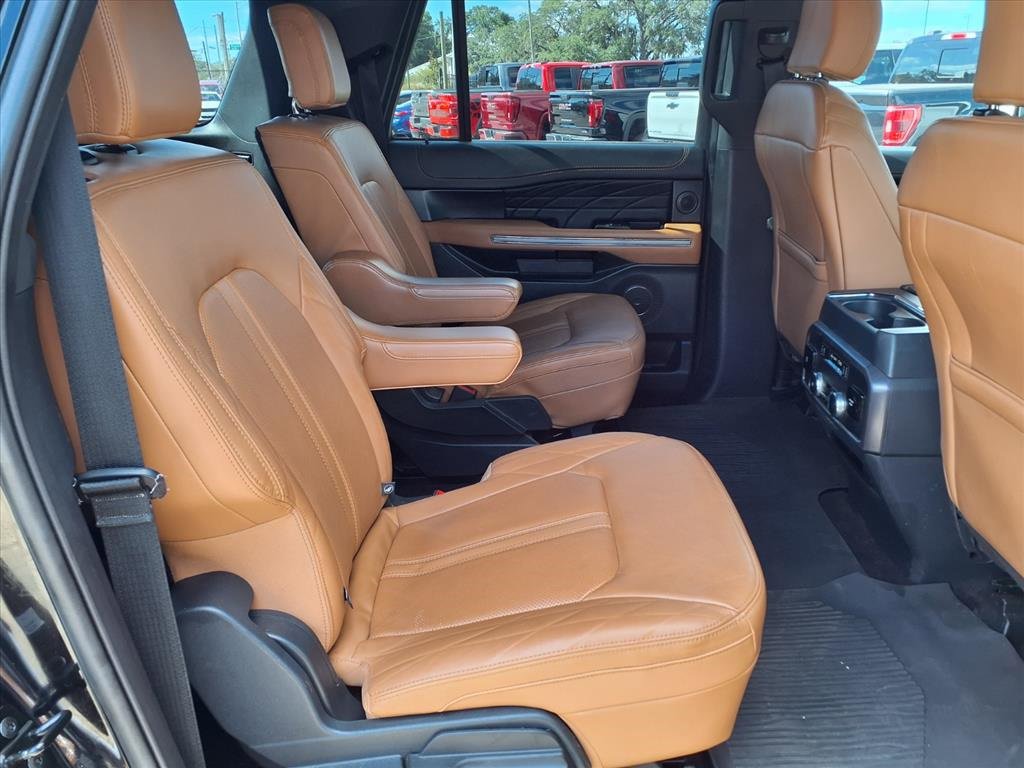 Used 2023 Ford Expedition Max Platinum image 16