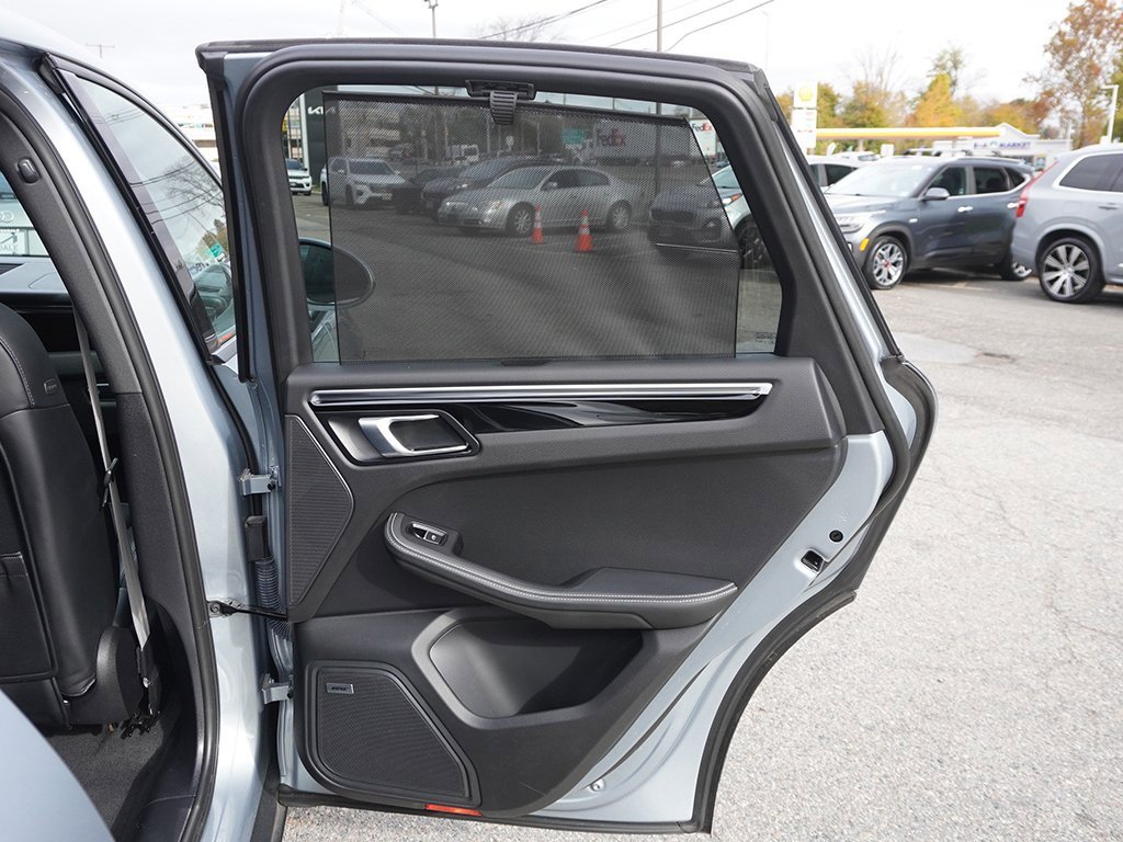Used 2022 Porsche Macan image 26