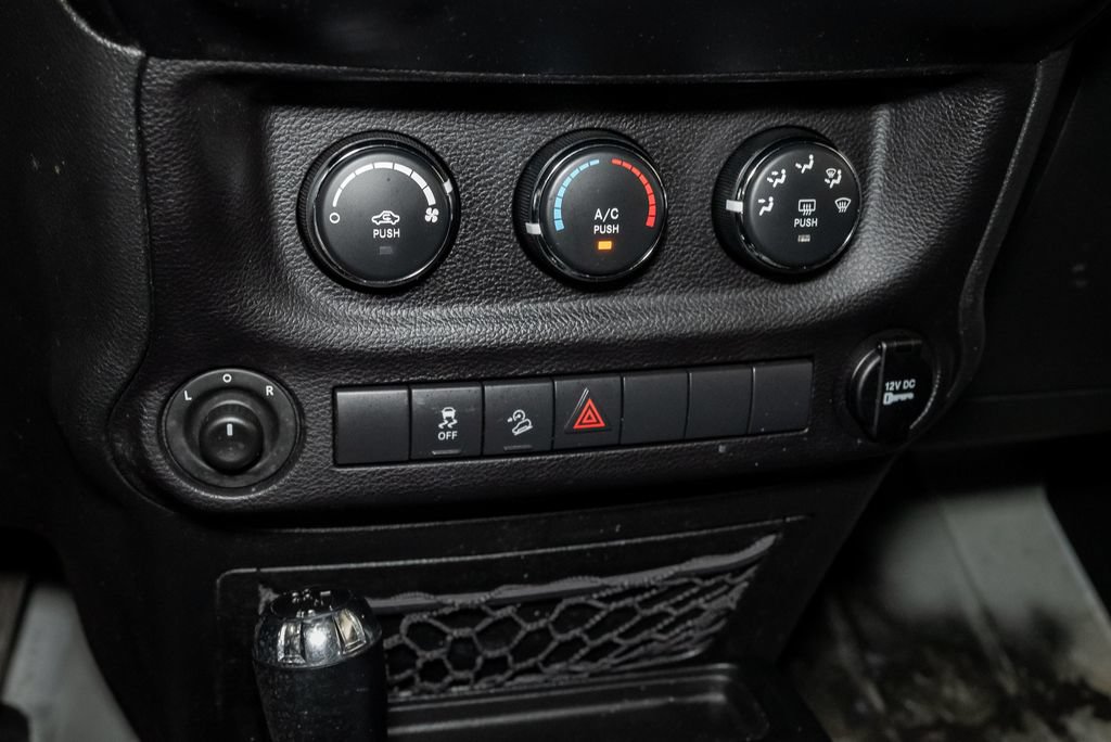 Used 2017 Jeep Wrangler Unlimited Sport w/ Quick Order Package 24S AWD/4WD image 16