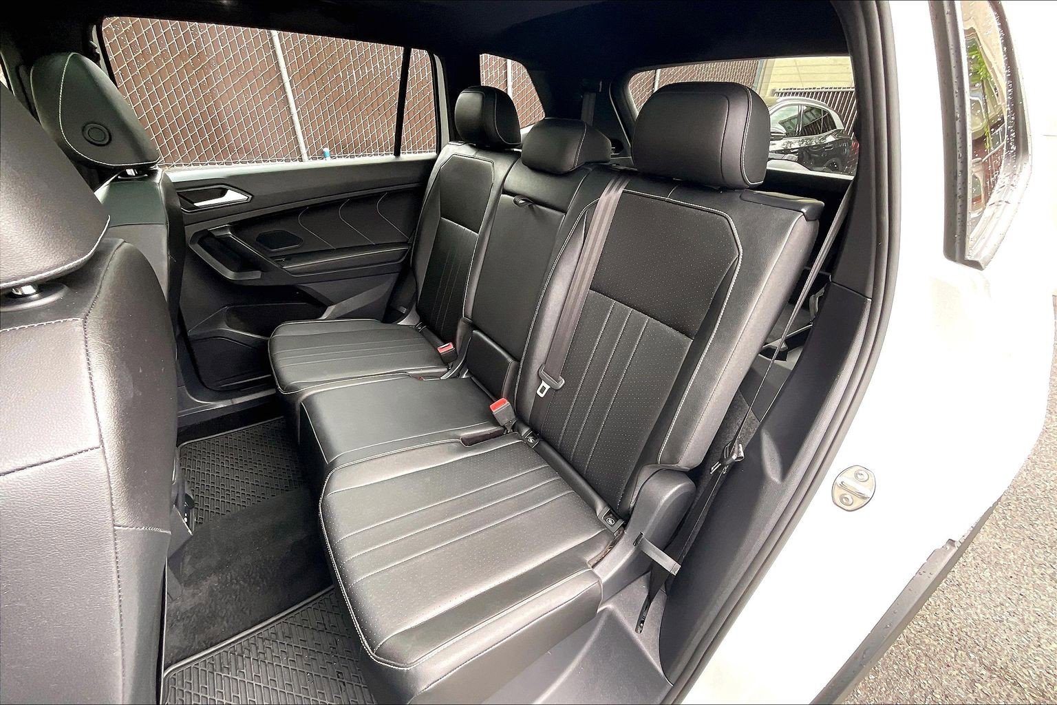 Certified 2023 Volkswagen Tiguan SE R-Line FWD image 23