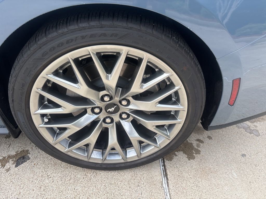 Used 2025 Ford Mustang GT Premium RWD image 16