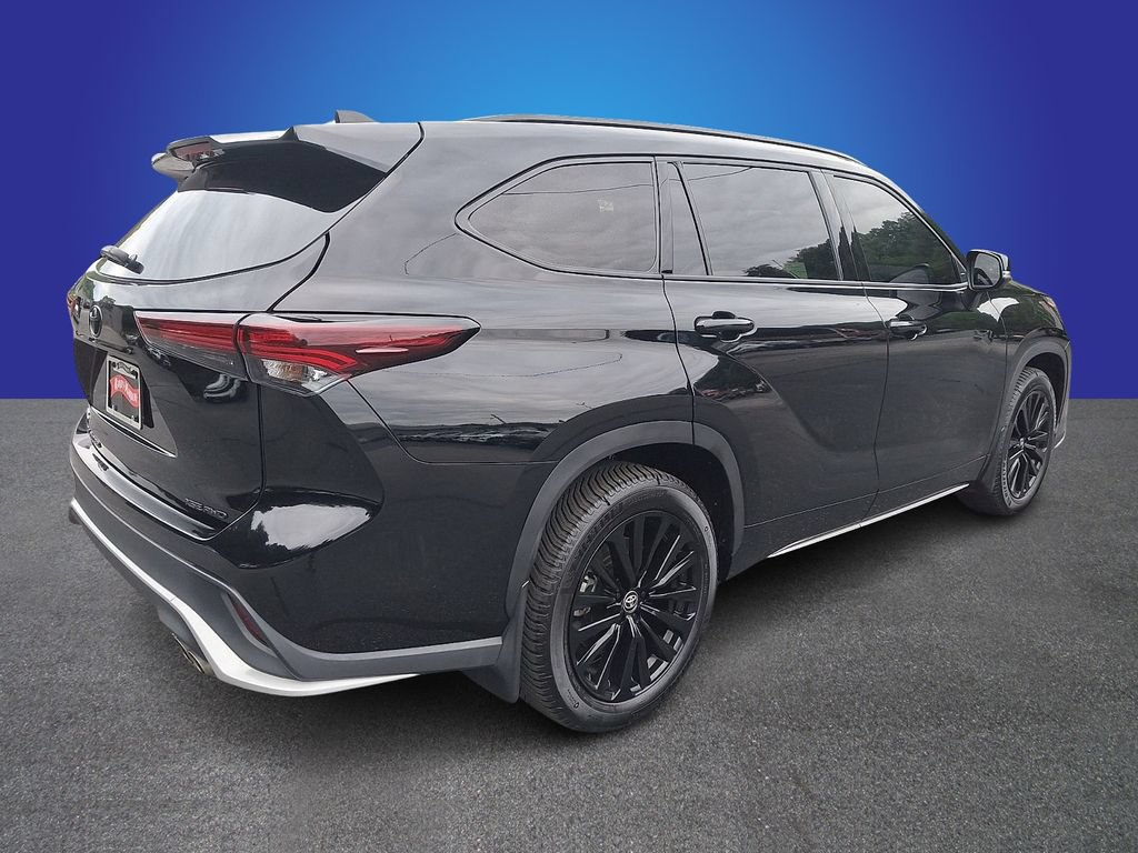 Used 2024 Toyota Highlander XSE AWD/4WD image 4