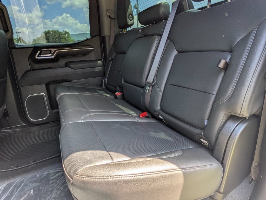 Used 2025 Chevrolet Silverado 1500 LTZ AWD/4WD image 11
