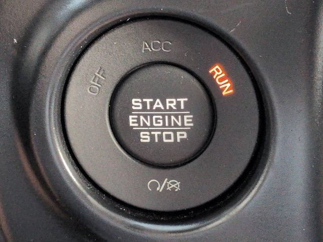 Used 2019 Jeep Wrangler Unlimited Sahara w/ Dual Top Group AWD/4WD image 28