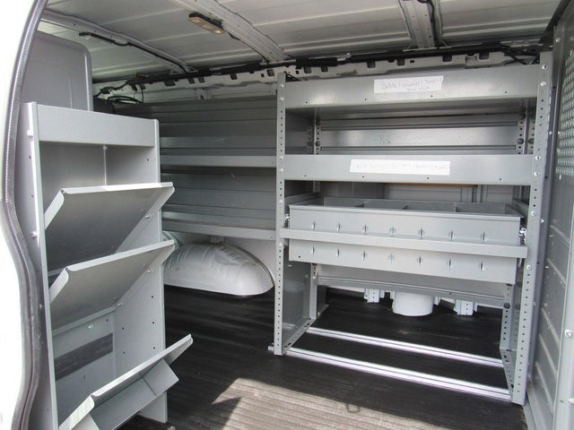 Used 2015 Chevrolet Express 2500 RWD image 18