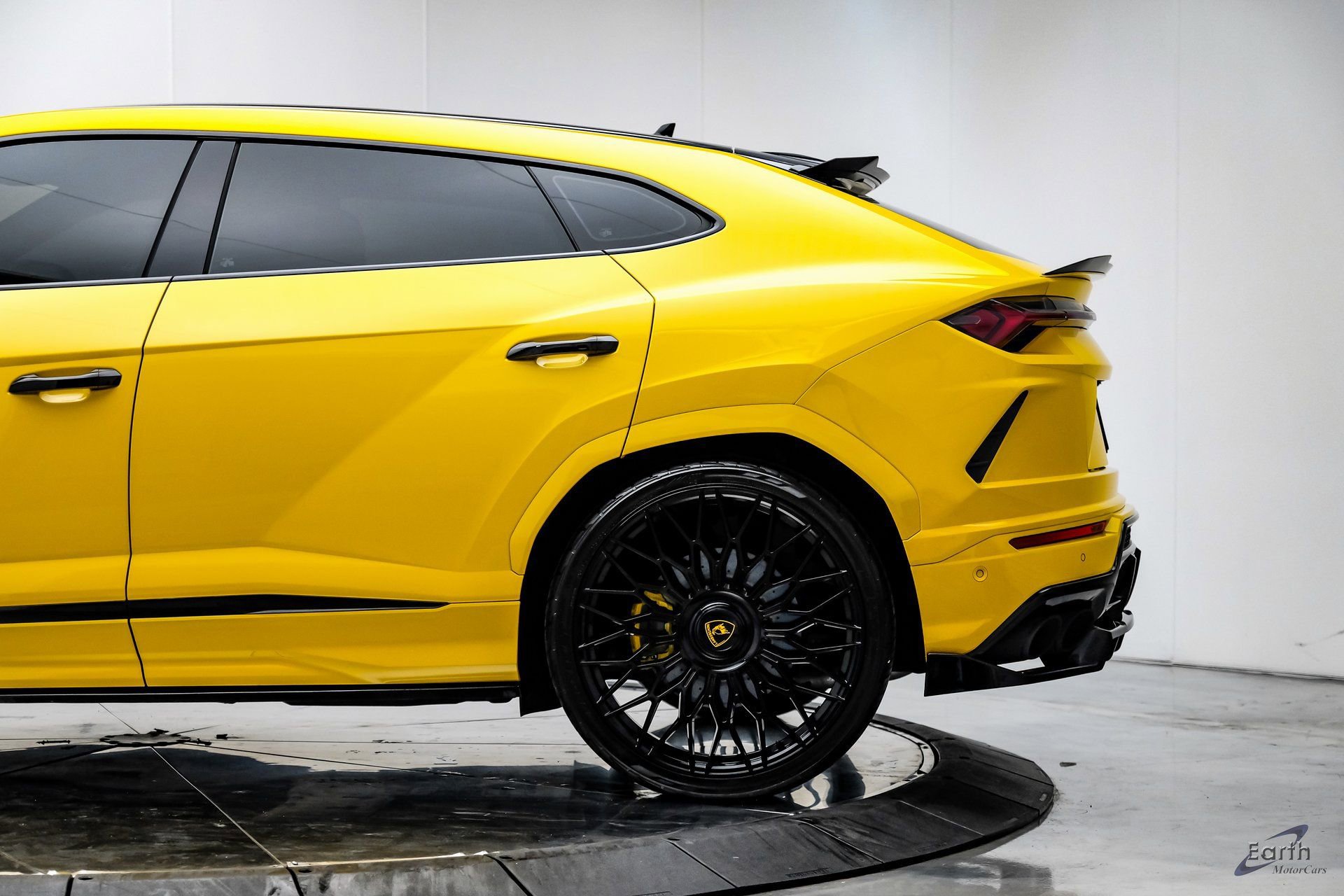Used 2021 Lamborghini Urus image 11