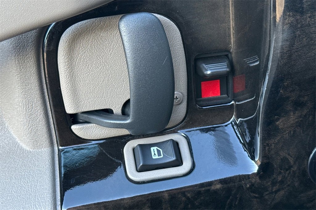 Used 2023 Chevrolet Express 2500 image 12