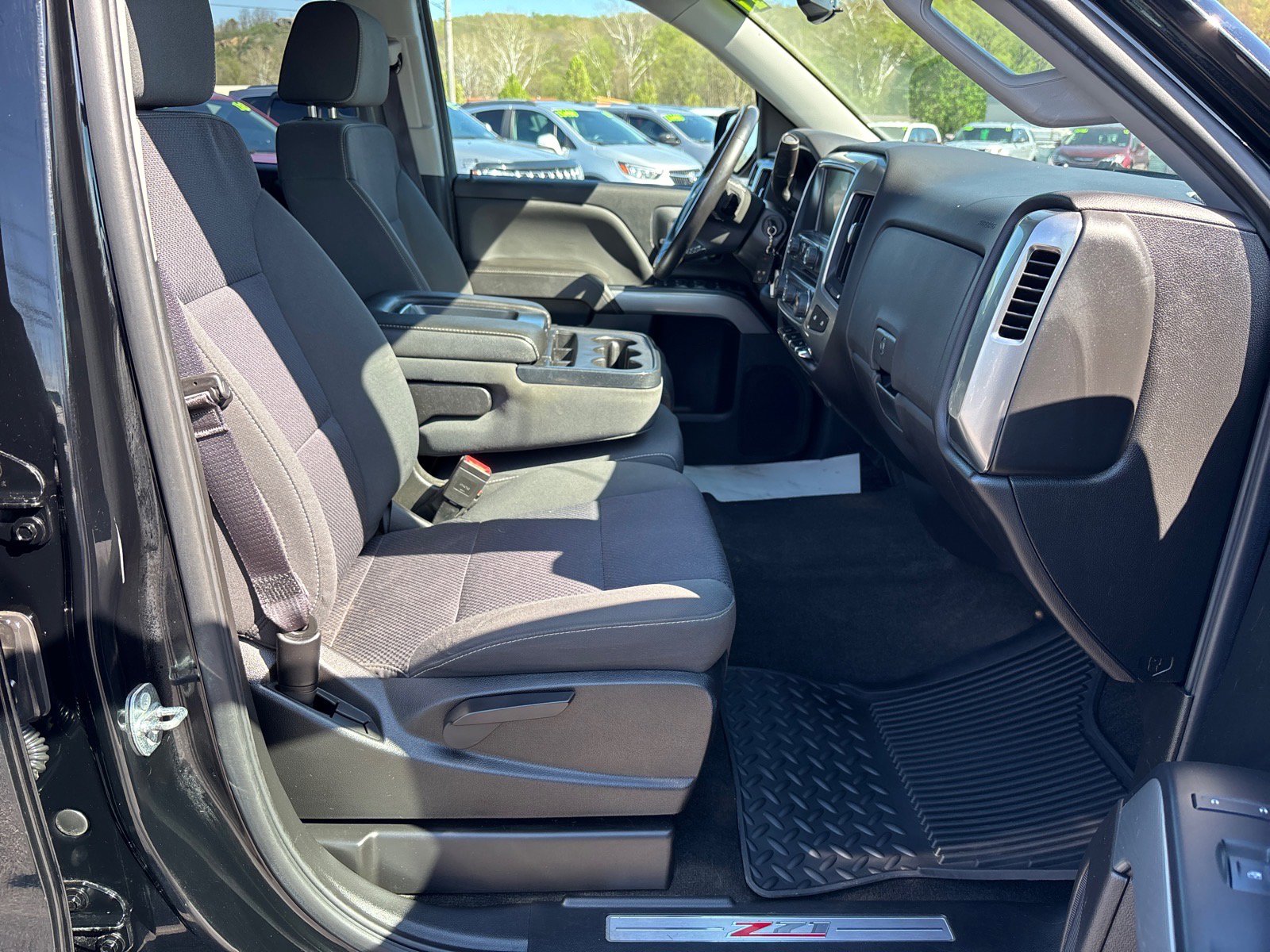 Used 2017 Chevrolet Silverado 1500 LT w/ Midnight Edition image 19