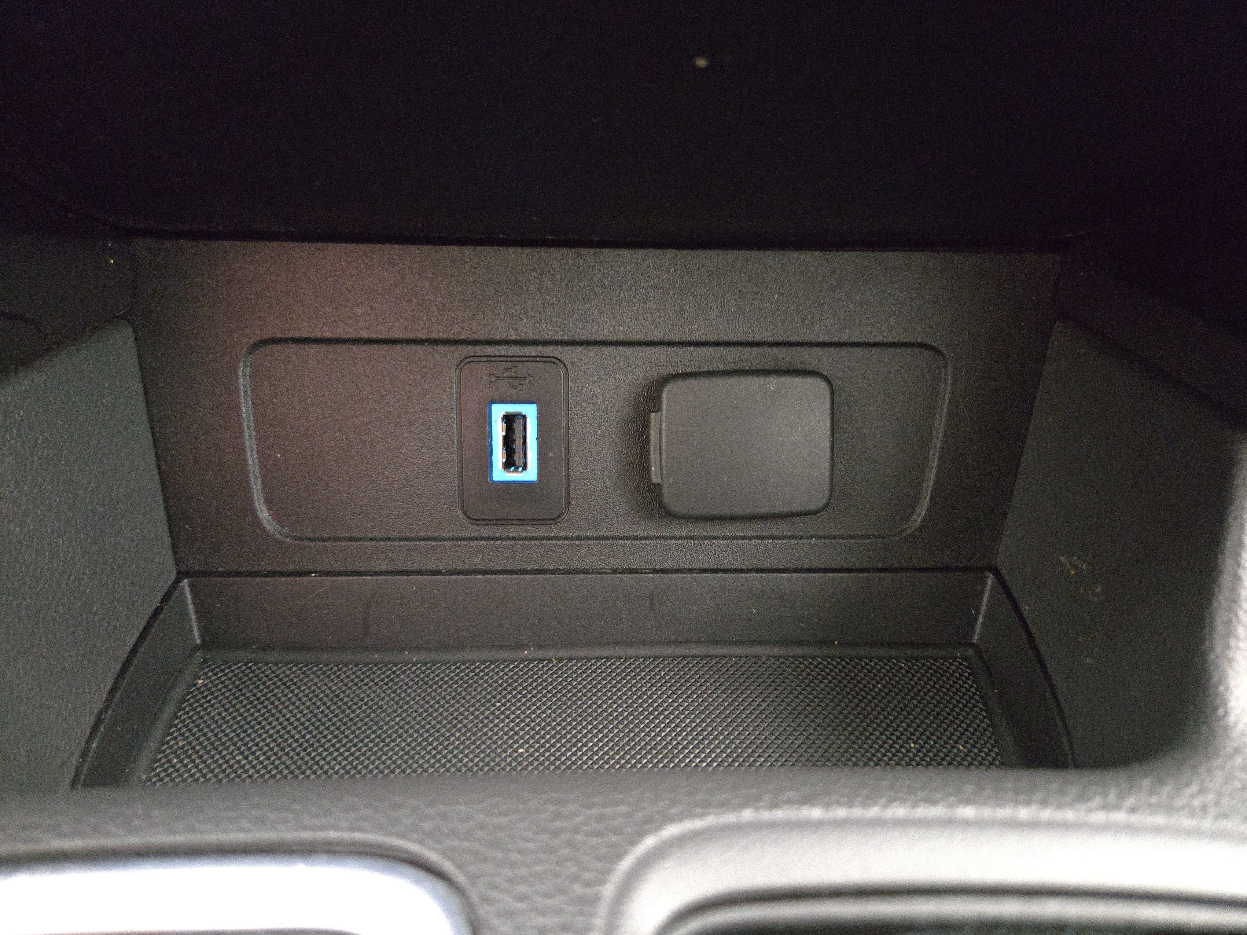Used 2017 Ford Escape Titanium w/ Equipment Group 301A FWD image 26