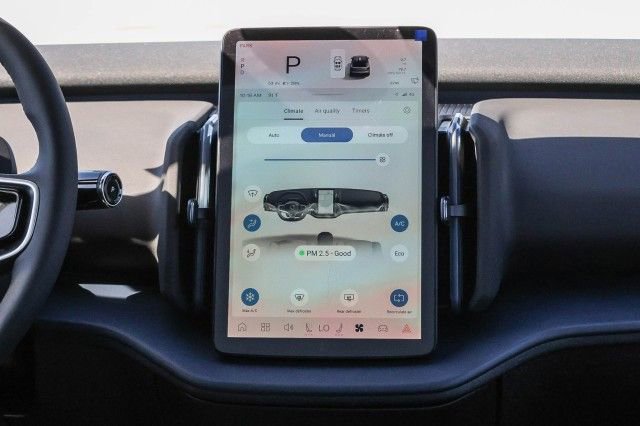 New 2025 Volvo EX30 Plus w/ Protection Package Premier image 16