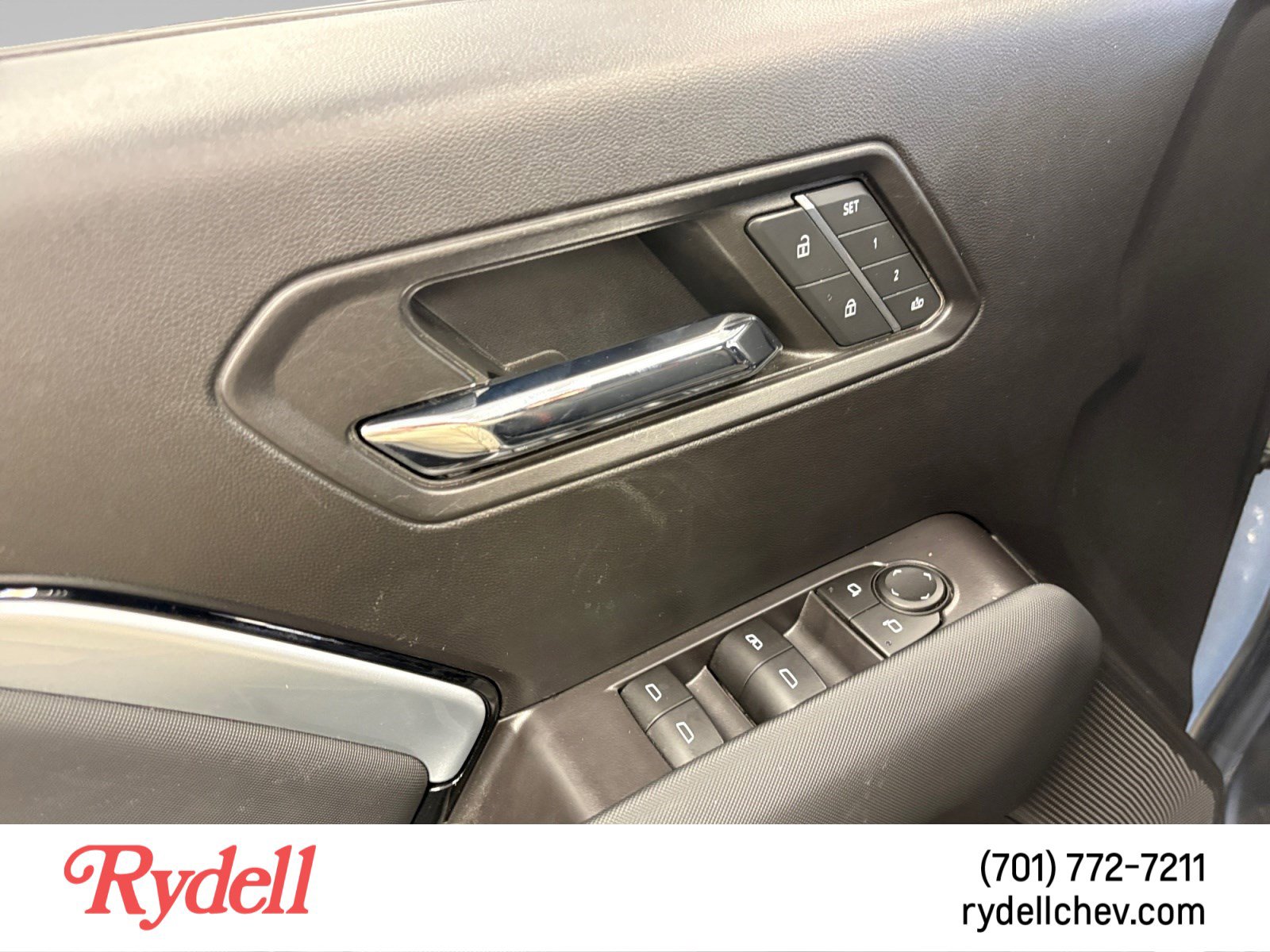 Used 2023 Chevrolet Colorado Z71 w/ Z71 Convenience Package 2 image 11