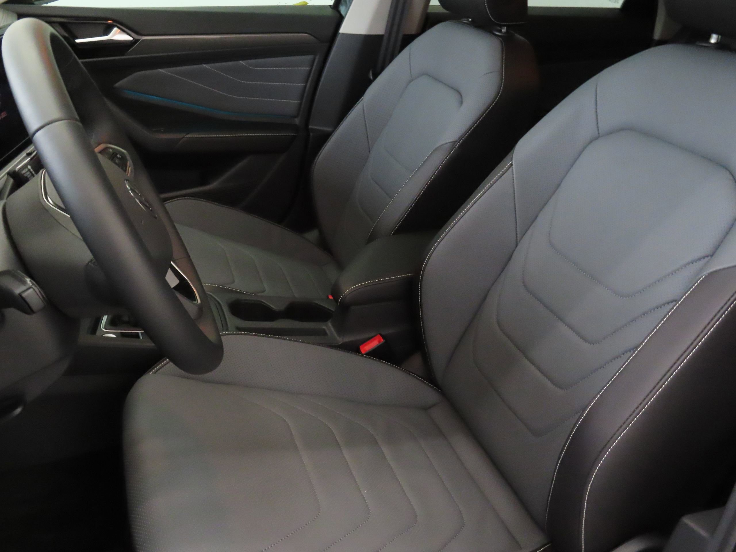 New 2025 Volkswagen Jetta SEL FWD image 7