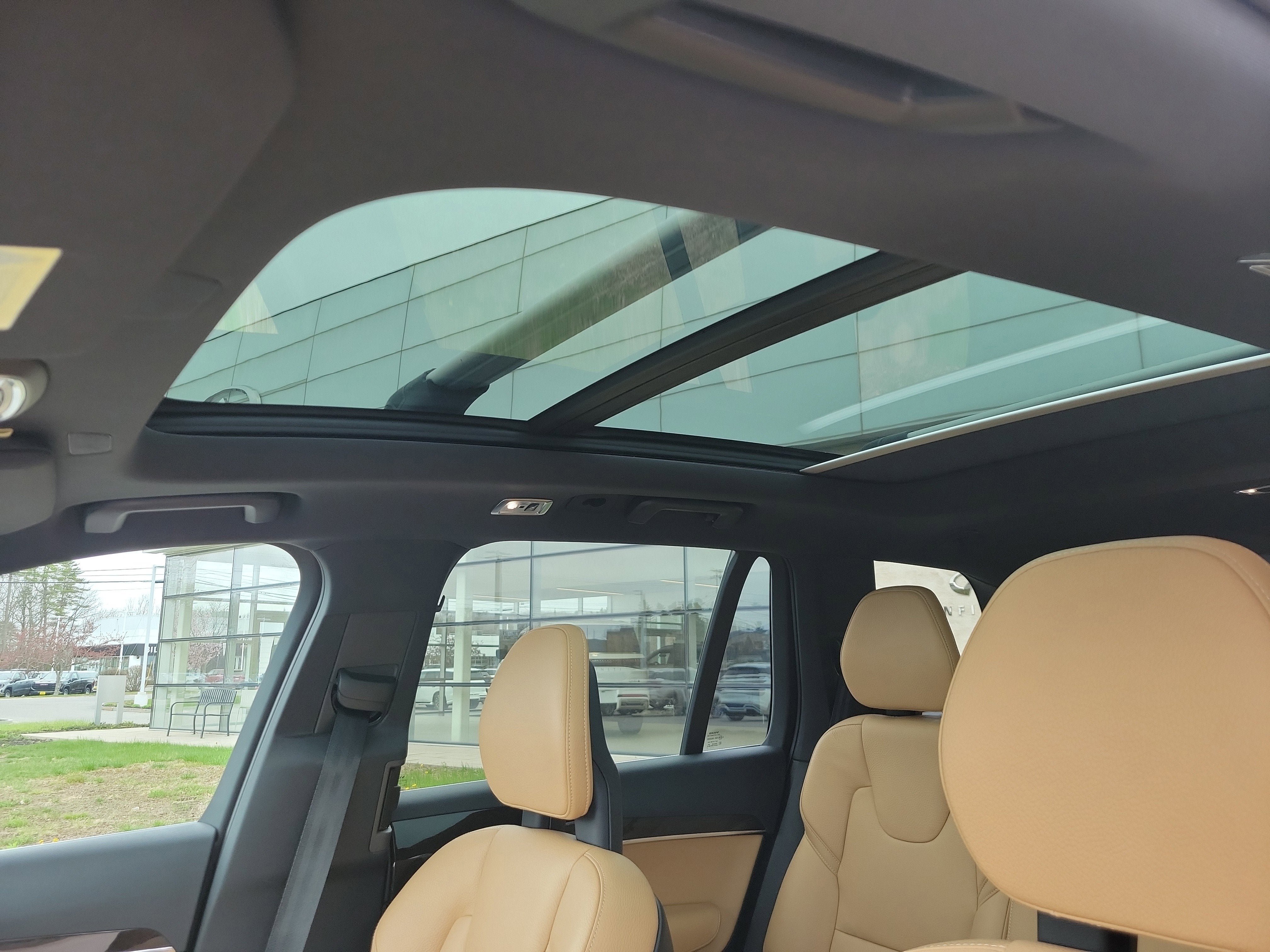Used 2017 Volvo XC90 T6 Momentum w/ Vision Package AWD/4WD image 28