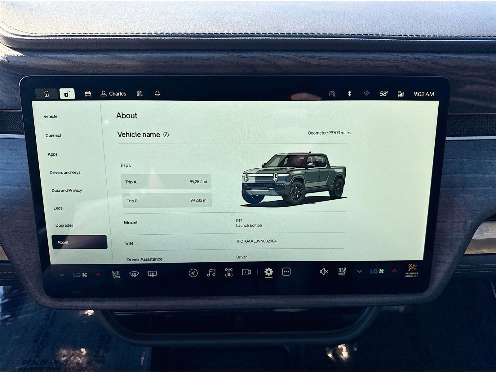 Used 2022 Rivian R1T Launch Edition image 5