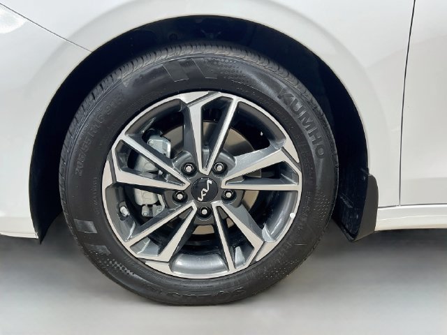 Certified 2023 Kia Forte LXS FWD image 28