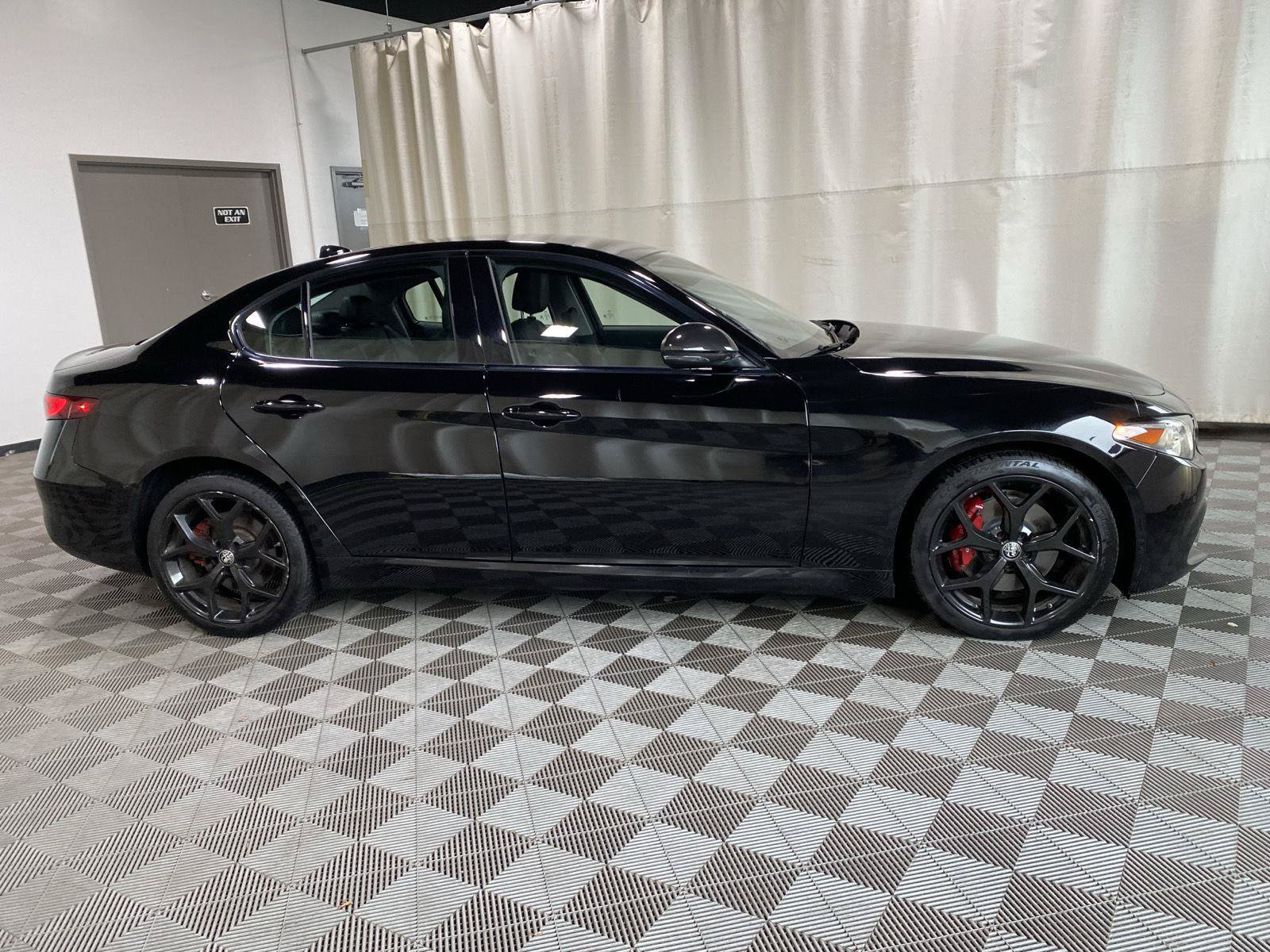 Used 2021 Alfa Romeo Giulia Ti w/ Nero Edizione AWD/4WD image 8