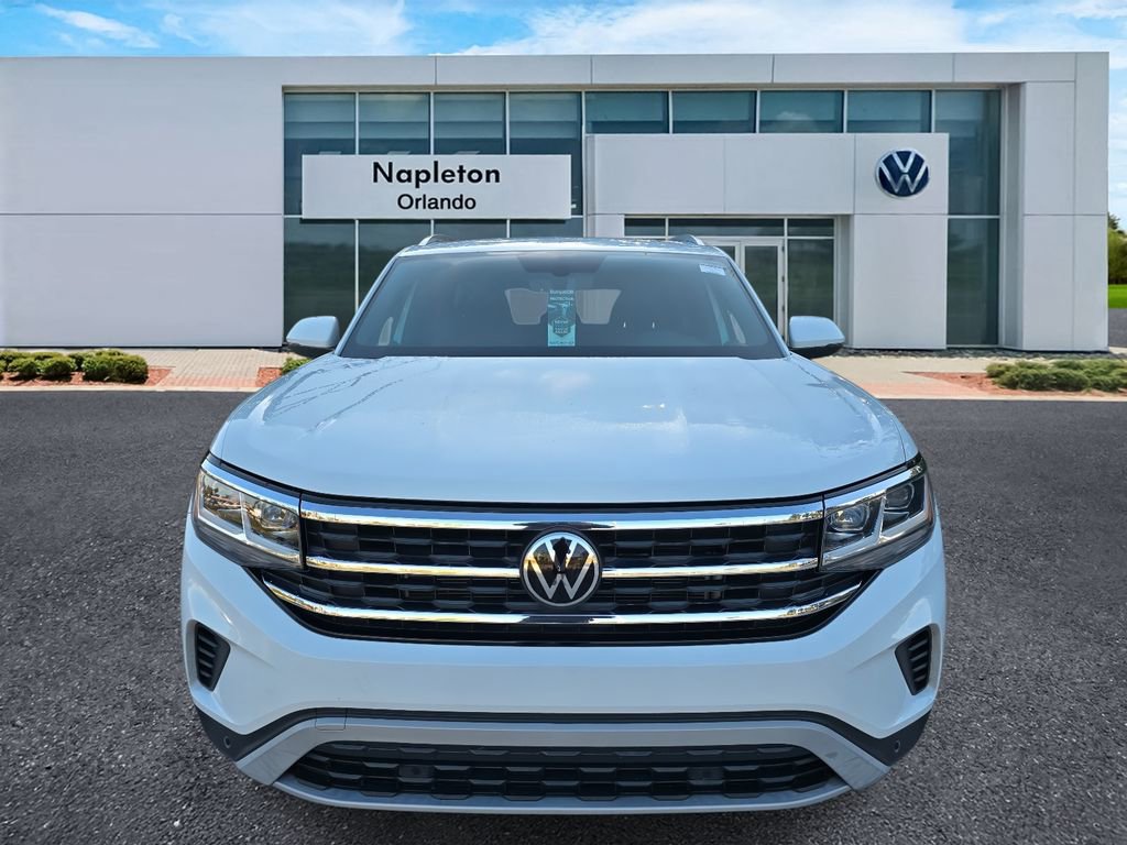 Used 2023 Volkswagen Atlas Cross Sport SE w/ Panoramic Sunroof Package image 2